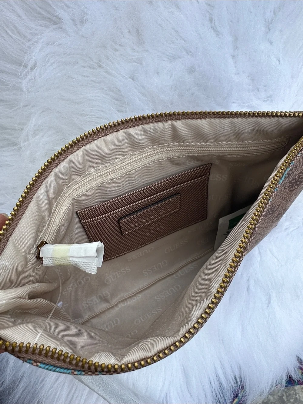 Guess signature monogram